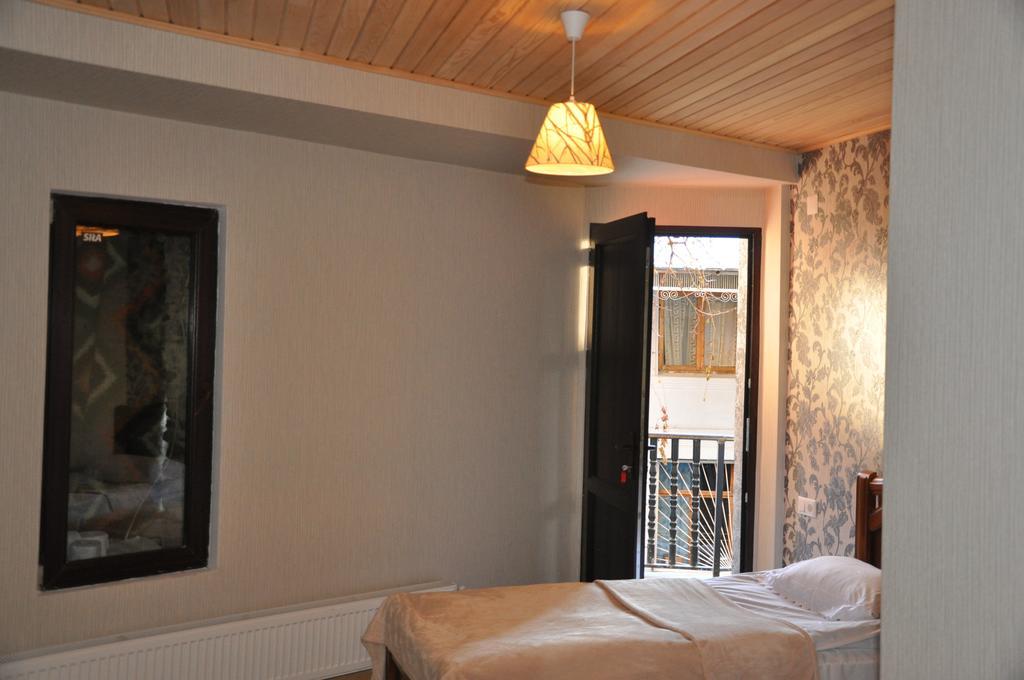 Guesthouse David Zhorzholiani Mestia Quarto foto